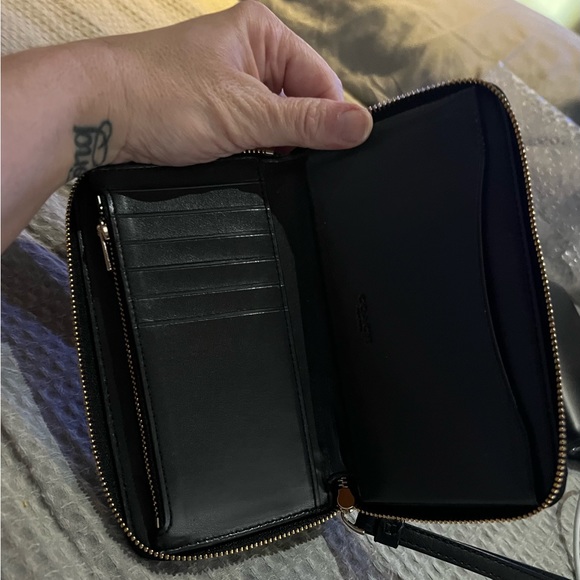 NWOT Coach Medium Zip Around Wallet Black Embossed Patent Leather - Picture 5 of 11